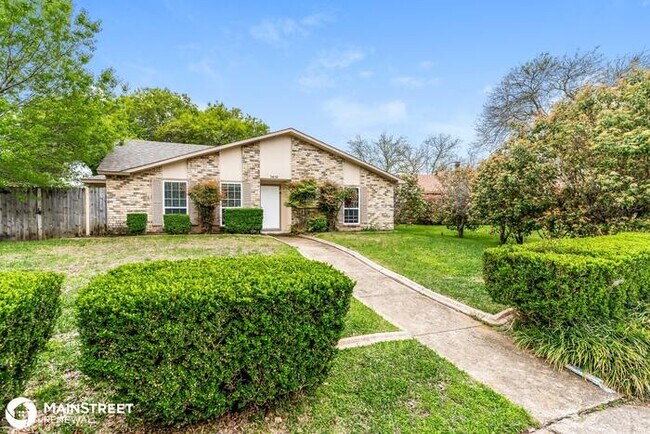 Building Photo - 7418 Emory Oak Ln, Dallas, TX 75249