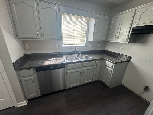 Foto del edificio - 10101 Stephenson Ln