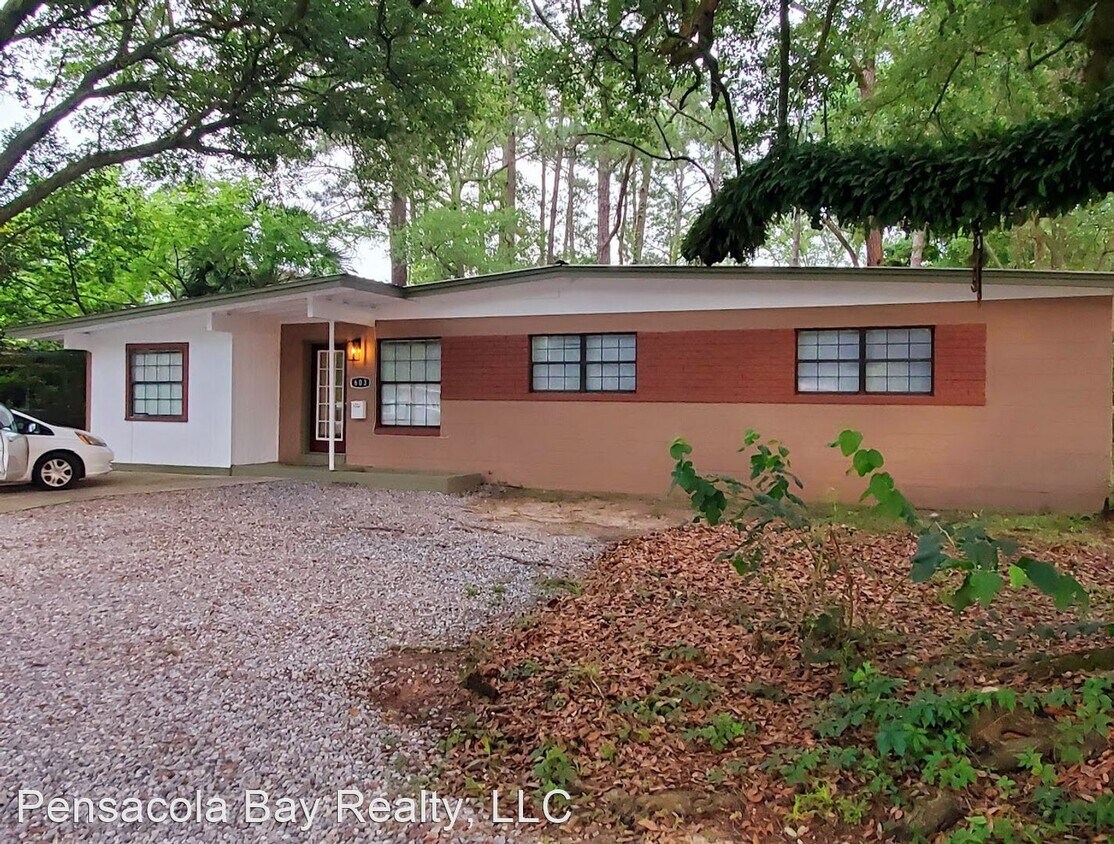 Foto principal - 3 br, 1 bath House - 603 E. Fairfield Dr