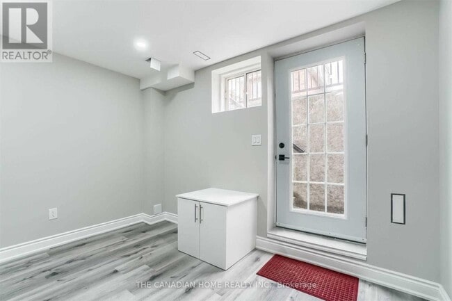 Building Photo - 36 Enford Cres