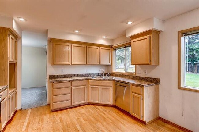 Building Photo - 12816 120th St Ct E, South Hill, WA, 98374