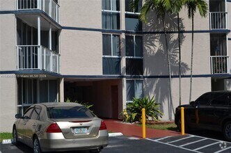 Building Photo - 7125 NW 186th St