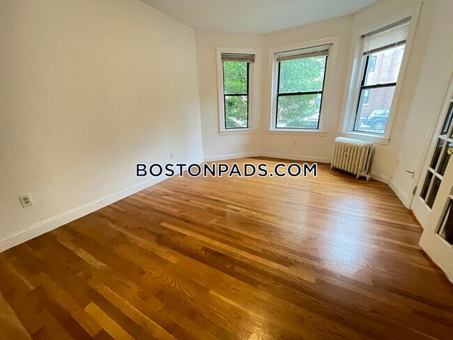 19 Peterborough St Unit 1 photo'