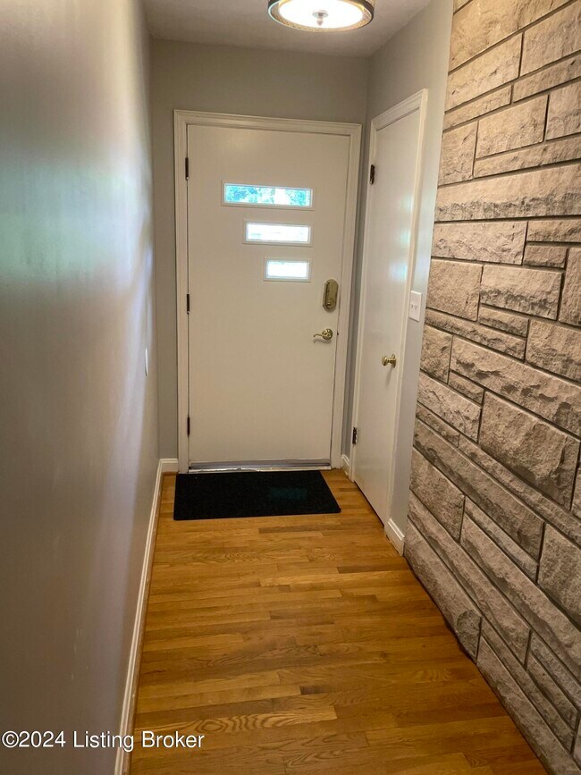 Foto del edificio - 9906 Fireside Dr