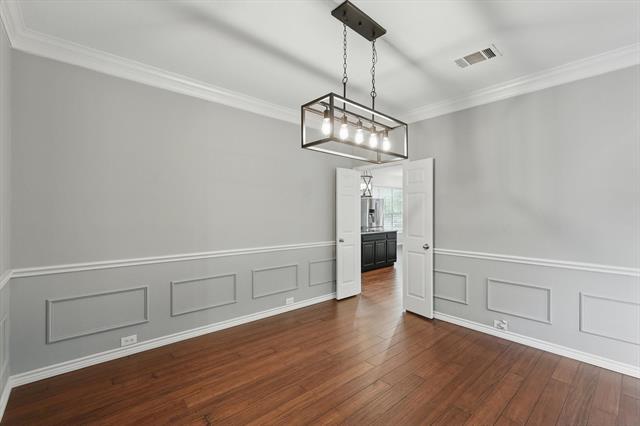 Building Photo - 2520 Woodside Dr
