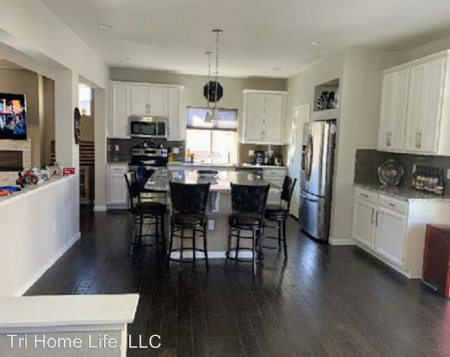 Foto del edificio - 3 br, 3 bath House - 4114 Elegant St