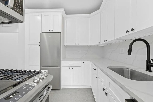 Building Photo - 3421 78th St - Apt 4B