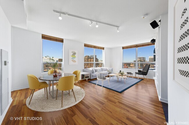 Foto del edificio - 330 W Grand Ave