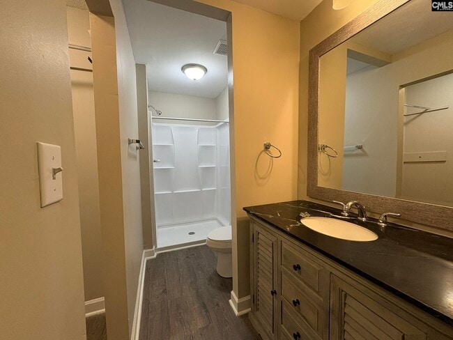 Building Photo - 624 Torwood Dr
