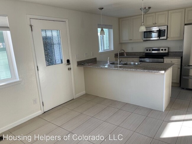 Building Photo - 2 br, 2.5 bath House - 1120 Mountain View ...