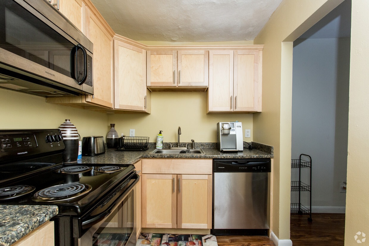 Photo - Parker Hill Apartments