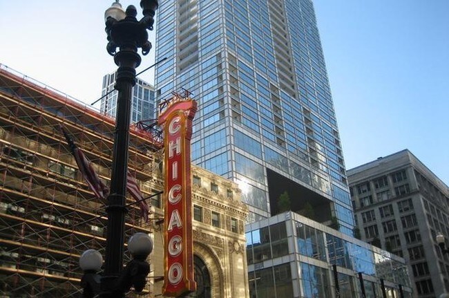 Building Photo - 8 E Randolph