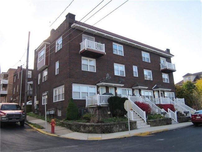 Building Photo - 501 Jackson Ave