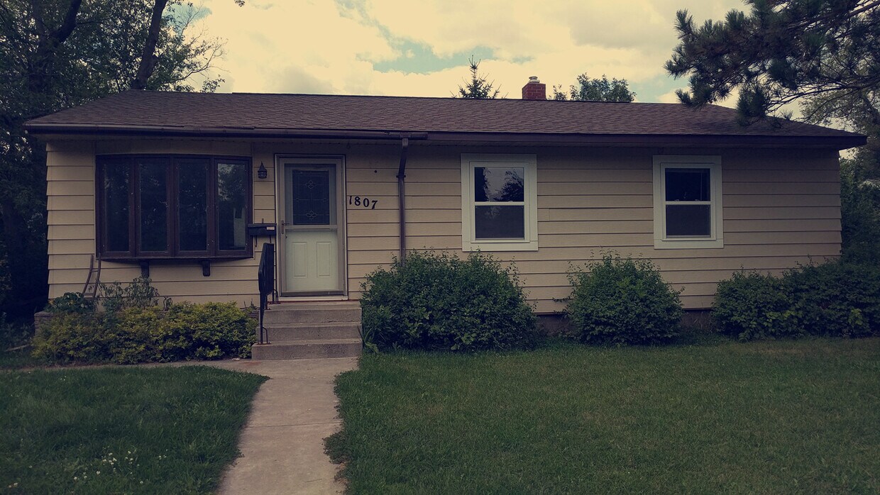 1807 America Ct NW, Bemidji, MN 56601 House Rental in Bemidji, MN