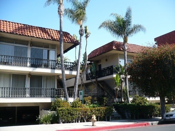 Foto del edificio - 11972 Kiowa Ave