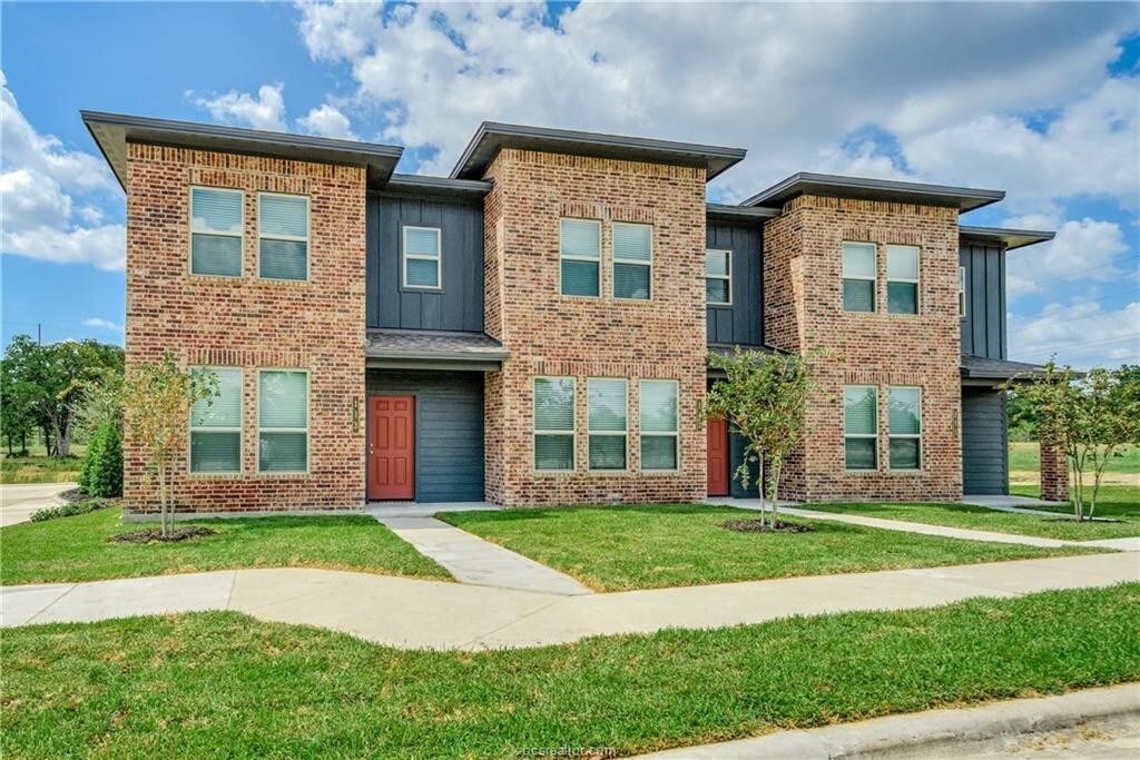Foto principal - 4089 Cross Park Dr