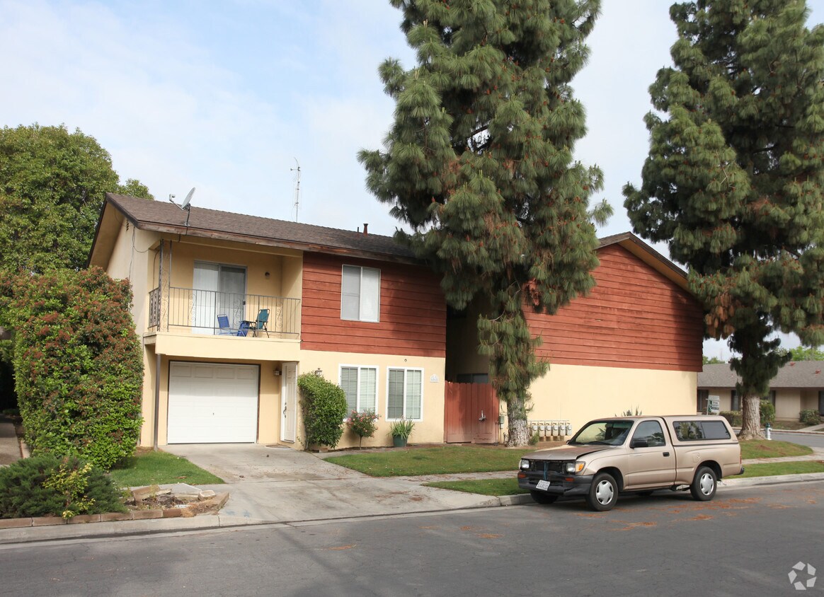 Building Photo - 6065 N Augusta St