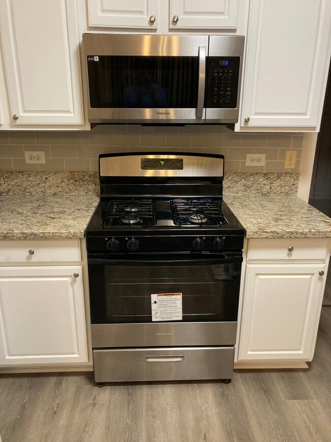 Kitchen - 12 Gail Ct