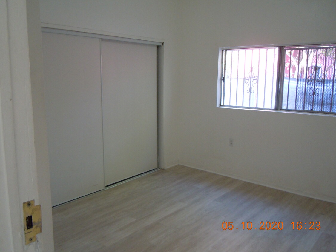 Primary Photo - 351 1/2 E Century Blvd