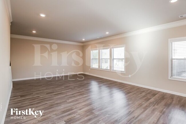 Foto del edificio - 193 Creekside Bluff Way