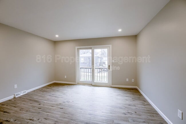 Building Photo - 1103 E Sea Ave