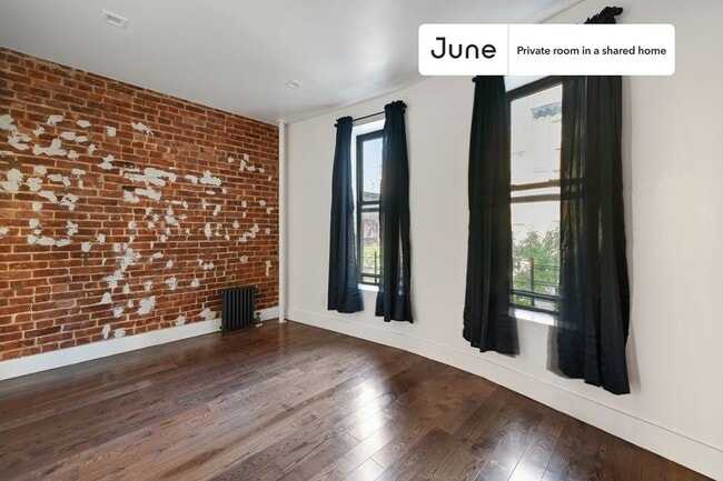 Building Photo - Room in Shared 4 bed/2 bath home