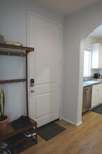 Building Photo - 637 Calle Vibrante