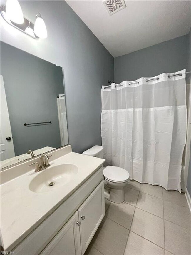 Foto del edificio - 3 BR 3.5 BA Townhouse