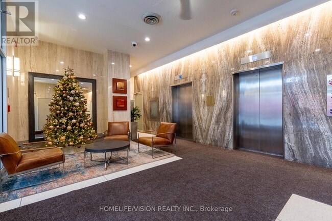 Photo du bâtiment - 1901 Yonge St