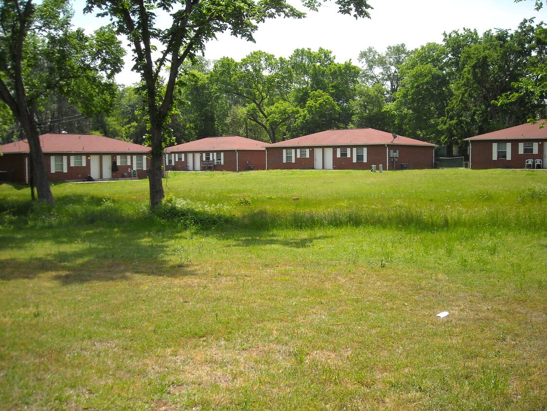 Building Photo - Deaton Duplex