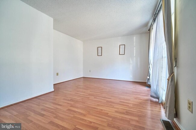 Foto del edificio - 1756 Jacobs Meadow Dr