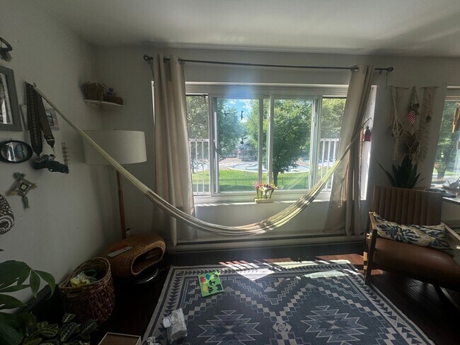 Foto del edificio - 128 Marginal St