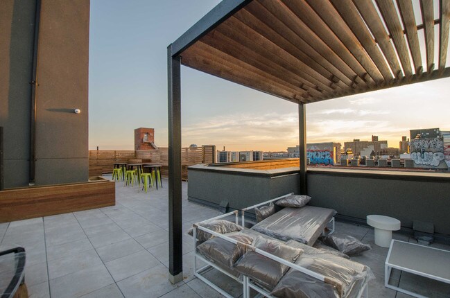 Foto del edificio - 961 Willoughby Ave