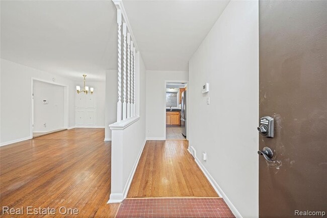 Foto del edificio - 2360 Pine View Dr