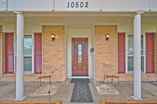 Building Photo - 10502 Caravan Dr