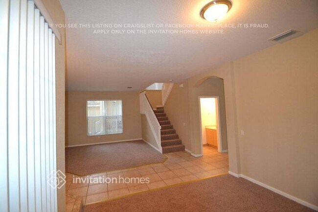 Foto del edificio - 5115 Crescent Moon Dr