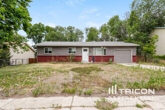 Building Photo - 3560 Ironwood Pl