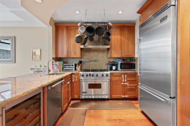 Foto del edificio - 81 Montgomery St