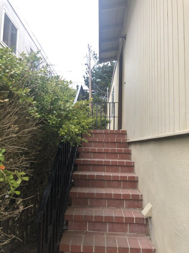 Building Photo - 116 Mirada Dr