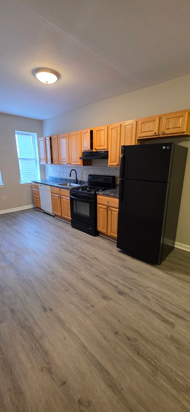 Foto del edificio - 420 N Montford Ave