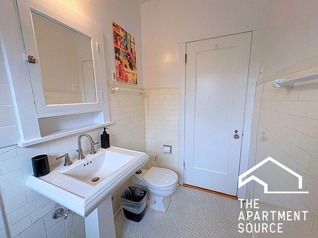 Photo - 925 Hinman Ave Apartment