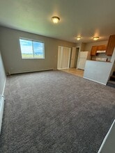 Building Photo - 1033 N River Rock Dr
