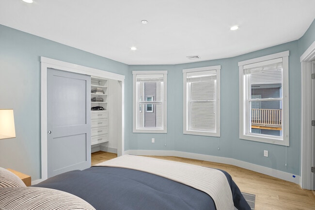 Master Bed - 26 Crescent Ave