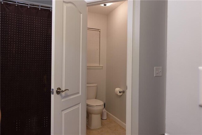 Building Photo - 217 Bridgewater Cir