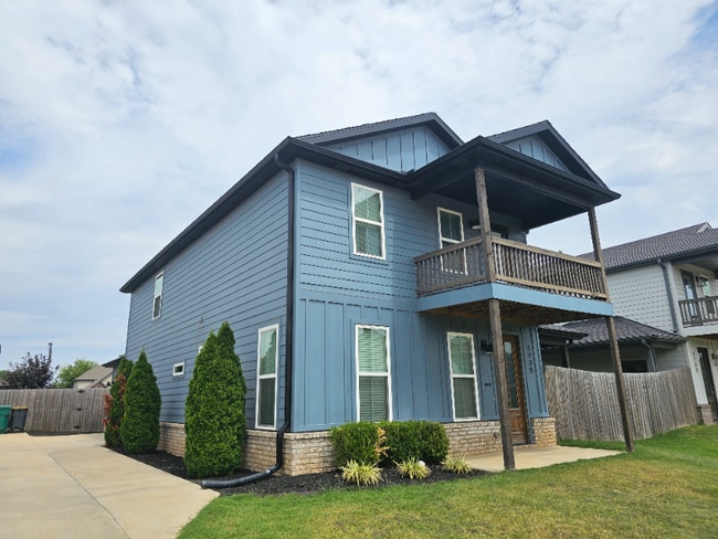Building Photo - 1735 W Whitney Ln