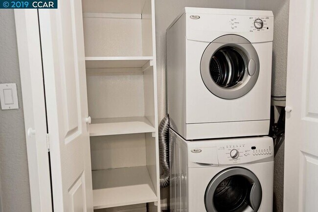 in unit laundry. - 414 Old Orchard Ct