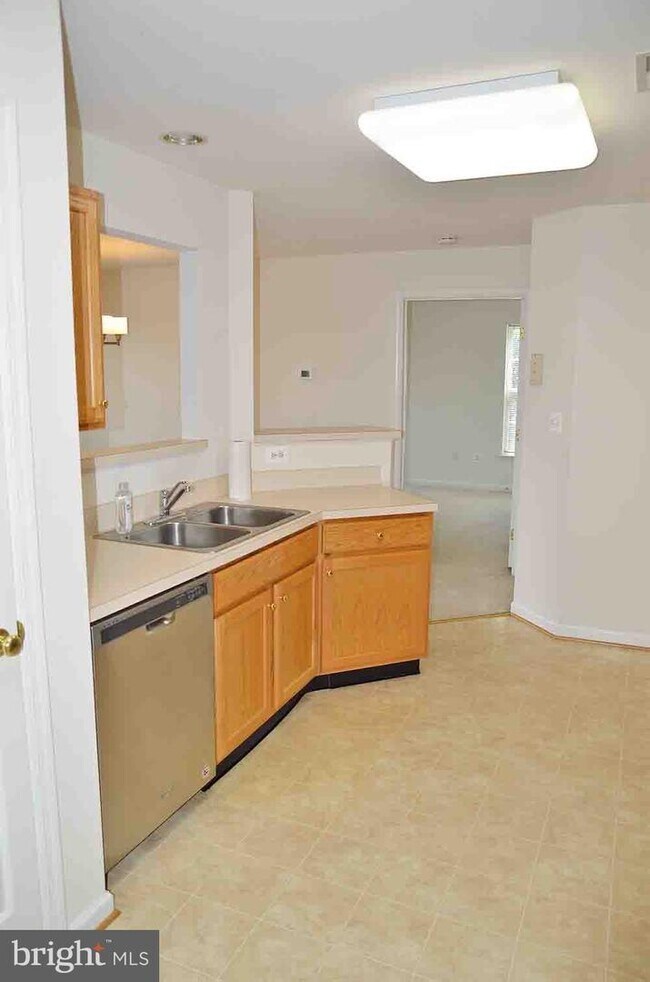 Building Photo - 502 Bradley Ct