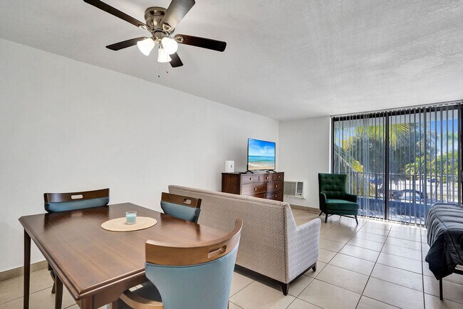 Foto del edificio - 777 NW 155th Ln