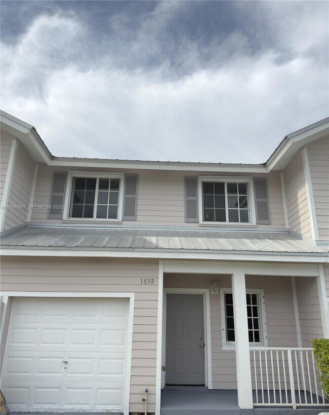 Foto del edificio - 1692 SE 9th Ave