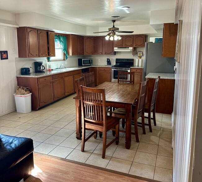Building Photo - Rare value in West Lubbock!